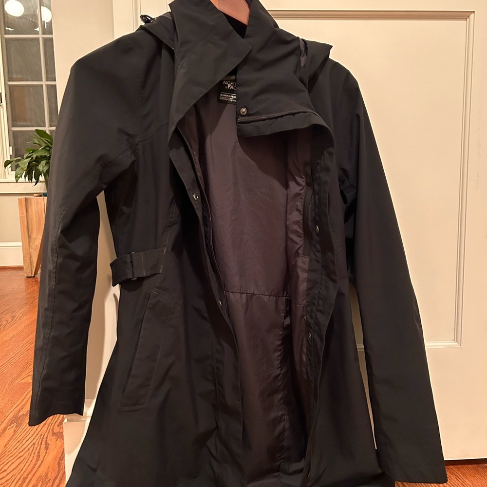 Women’s North Face hooded rain jacket black size M
